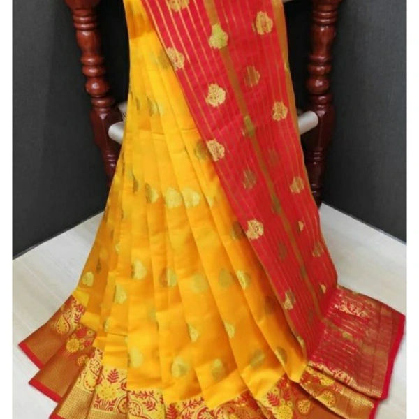 VASTRA Vastra Zari Women Saree - 4.3⭐⭐⭐⭐