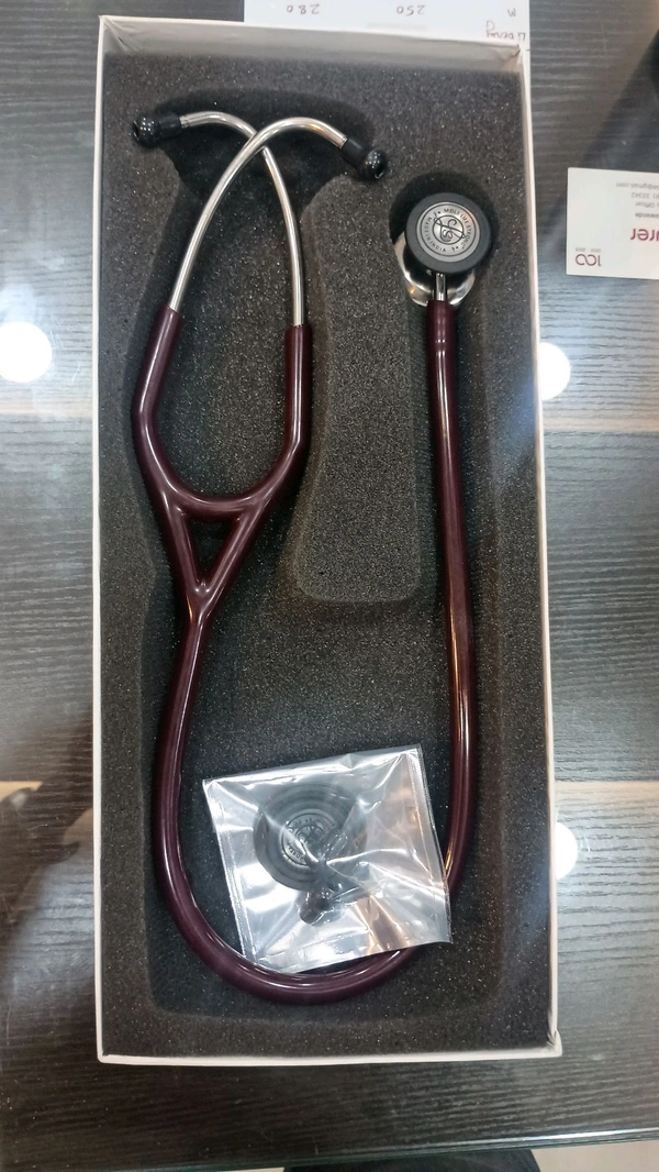 Life Strong Cardiology V - Black