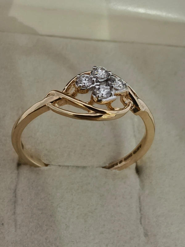 DAIMIND RING  - EF-VVS, IGI, 1.620 GRAMS, 0.08 CARAT