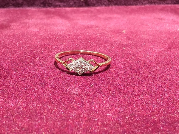 DAIMOND RING - EF-VVS, IGI, 1.14 GRAMS, 0.12 CARAT