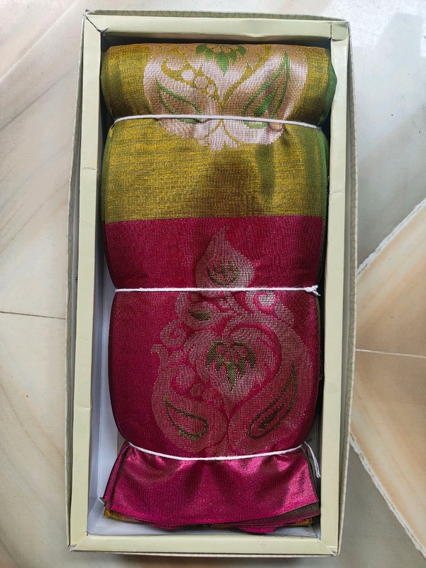 Banaras Pttu With Contrast Border (8 Color Variants)  - Verdun Green