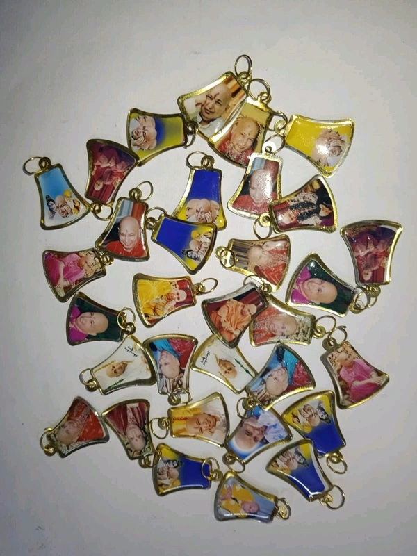BELL LOCKET (12 PIECE)
