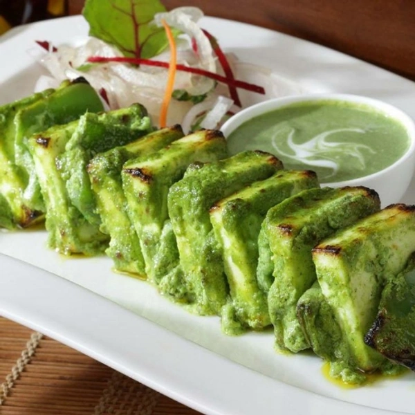 Hariyali Paneer Tikka 8 Piece