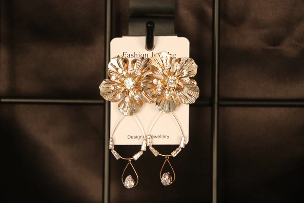 EARING - FREE SIZE