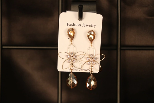 EARING - FREE SIZE