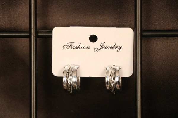 EARING - FREE SIZE