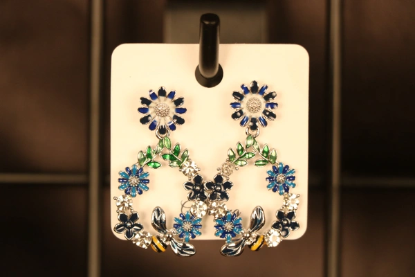 EARING
