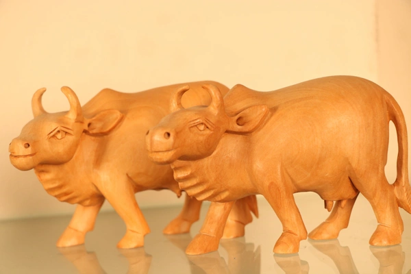 Wooden Plain Holy Cow Showpiece for Home Temple & Pooja Cow Statue  - Medium, Brown