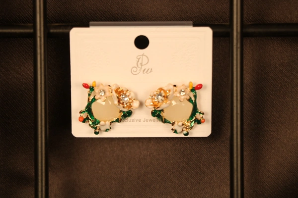FANCY EARING - FREE SIZE