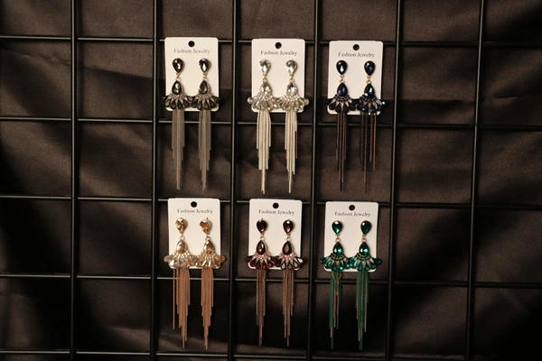 Sui Dhaga Fashionable Earrings For Women  - Free Size