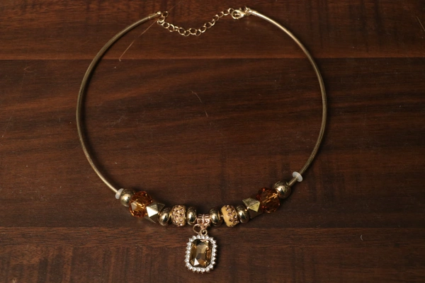 CHOKER
