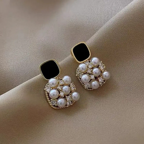 Natural Pearl Earrings Luxury Unique Versatile Hanging Drip Wrap Stud Earrings Party Wed Unusual Jewelry For Women And Girls Less - free size, white