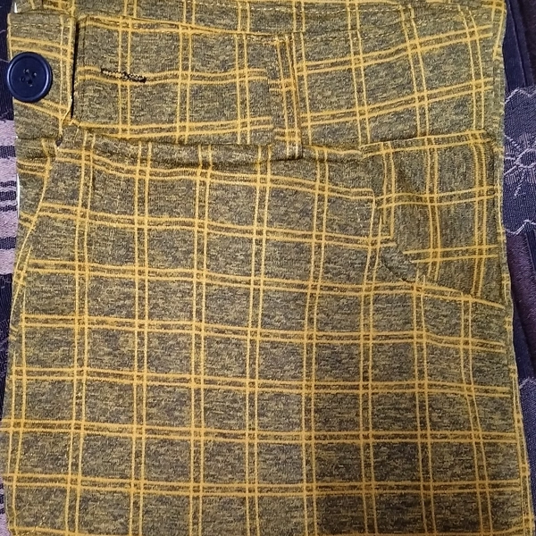 Lower  - yellow, M