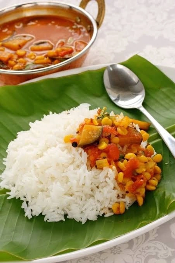 Comfort meals - White rice-350 g,dal-50 g,sambar-100 g,veg chutney g,curds-50 g,sondige.