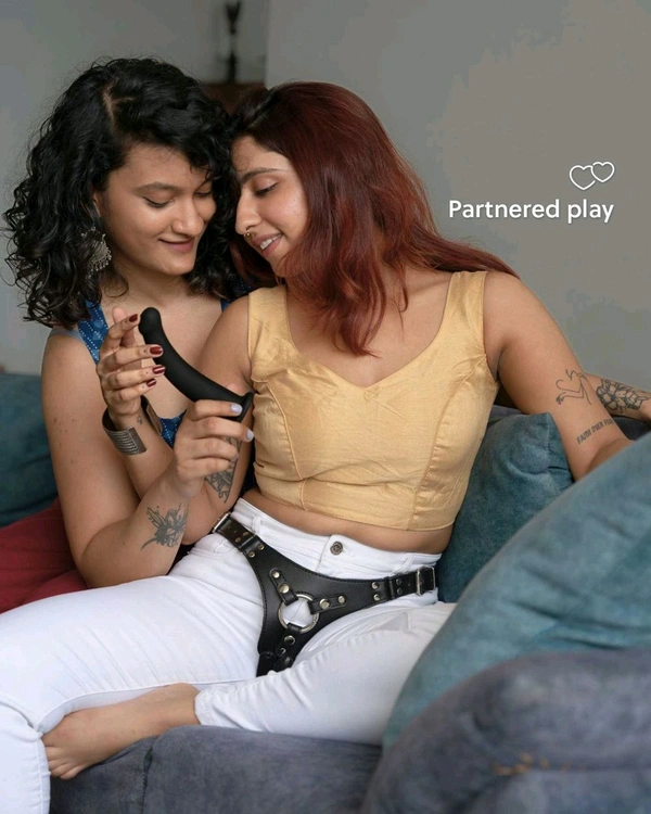  Strap - On Dildo with harness: Explore pleasure with comfort and control - Black, Couple, Medical-grade silicone