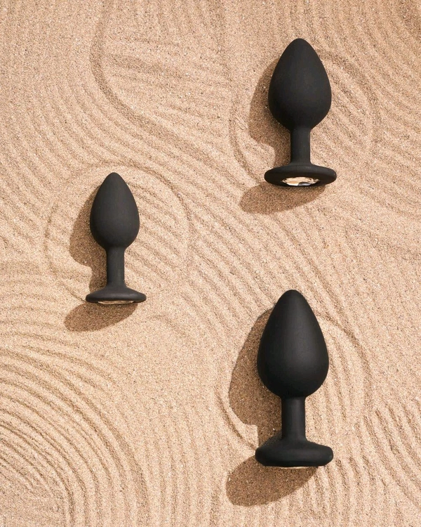 Superior Medical Grade Silicone Butt Plug for intense Pleasure - 3.8 Inch, Black, Silicone