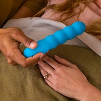 hello Cake Bounce Vibe Thrusting Vibrator - Silicone, Women, Eastern Blue