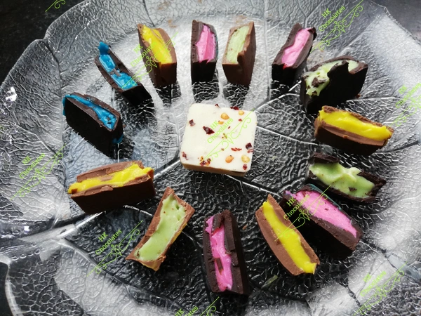 HK Chocolates Blueberry, Guava Chilly, Orange, Pineapple, Strawberry - 0.5 KG