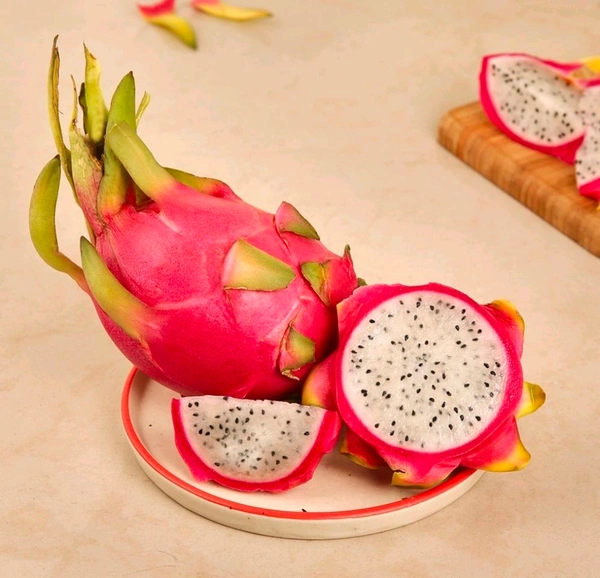 Dragon Fruit 1pc (300- 400 g)