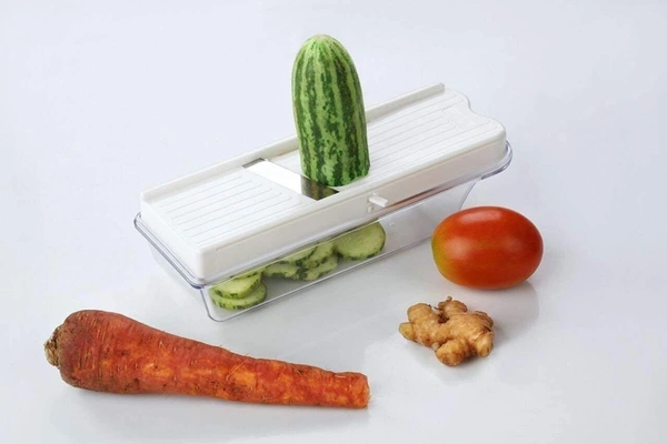 Dry fruit slicer