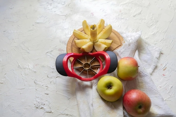 Apple cutter