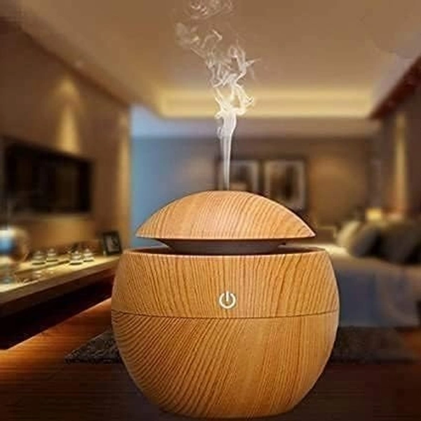 Cool humidifier with ambient