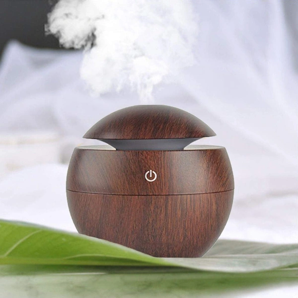 Cool humidifier with ambient