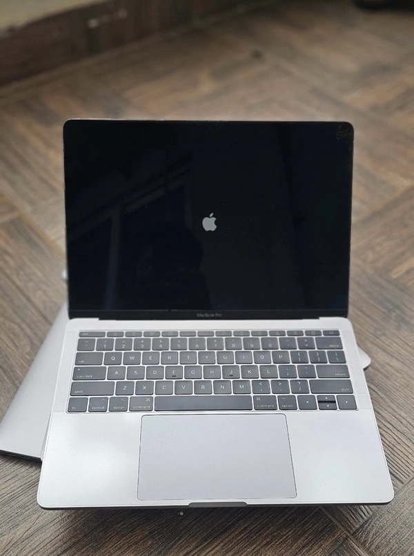 MacBook Pro 13 Inch (renewed)
