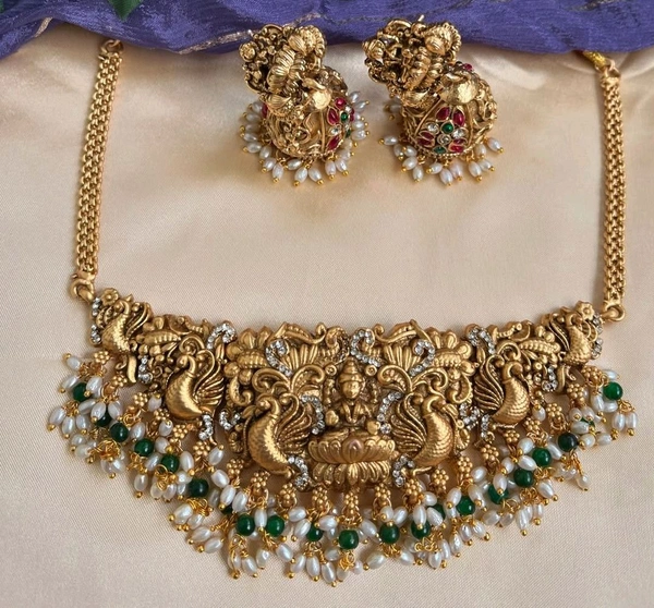 TEMPLE GREEN BEATS NECKLACE 