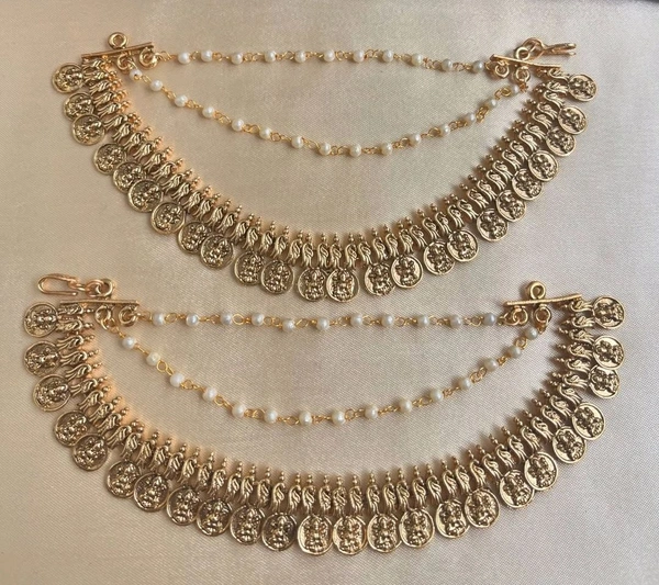 Beautiful Swan Coin with Pearl Mattal 