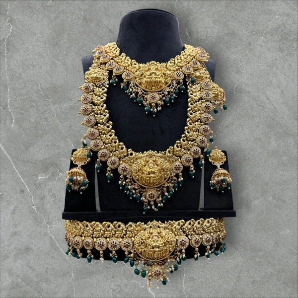 ANTIQUE BRIDAL SET