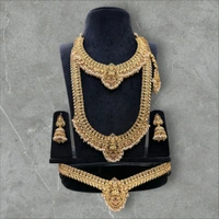 Emerald Guttapusalu Bridal Set