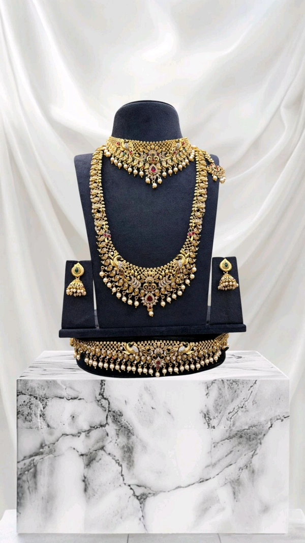 Kemp and White Stone Necklace