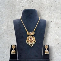 Kemp and White Stone Necklace