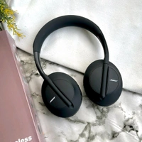 700 + Ultra Best Quality Headphones, Wireless And Connected With iOS & Android