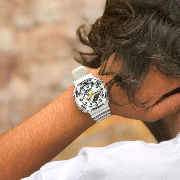 Analog And Digital Manga Edition Classic Top Quality Watch | Day Chronograph, AutoLight, World Time with Automatic Reset