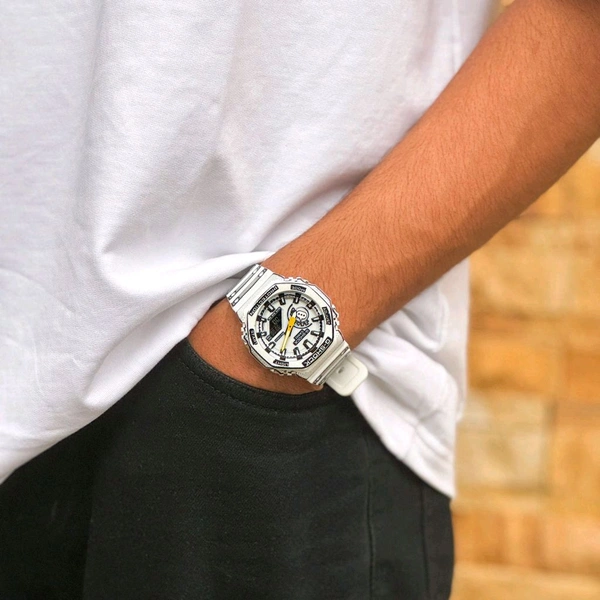 Analog And Digital Manga Edition Classic Top Quality Watch | Day Chronograph, AutoLight, World Time with Automatic Reset