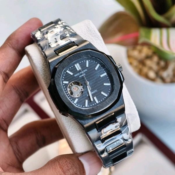 ANALOG AUTOMATIC TOP QUALITY COLLECTION WITH HIGH QUALITY STRAP BEST FINISHING BODY & CASE - Black