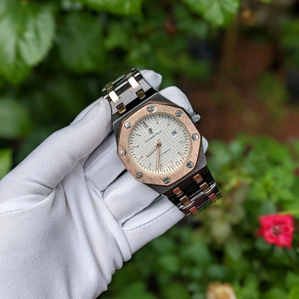 Analog Best Quality Quartz Movement Watch Collection With High Quality Strap Best finishing Body & Case - White