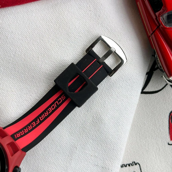 Analog Chronograph Top Quality Collection With High Quality Strap Best finishing Body & Case - Red