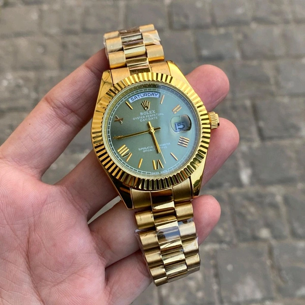 Analog Day Date High Quality Quartz Movement Collection With High Quality Strap Best finishing Body & Case