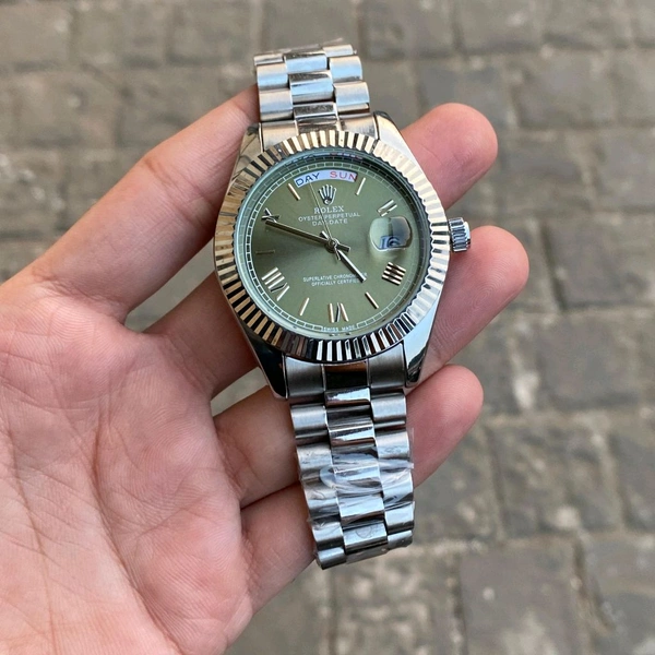 Analog Day Date High Quality Quartz Movement Collection With High Quality Strap Best finishing Body & Case