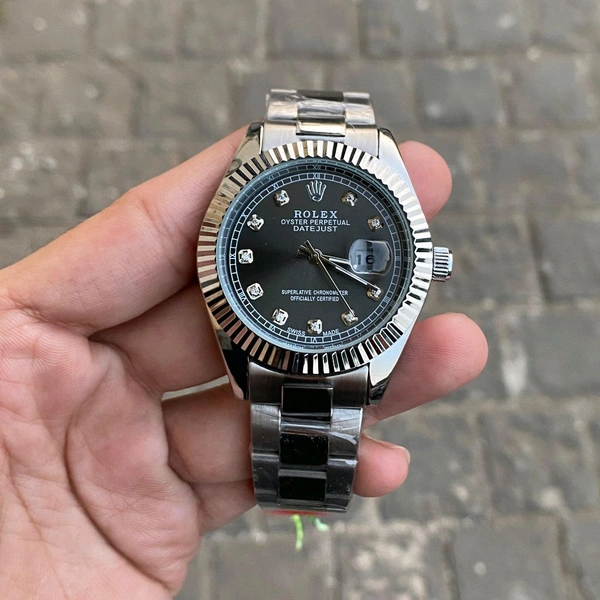 Analog Day Date High Quality Quartz Movement Collection With High Quality Strap Best finishing Body & Case