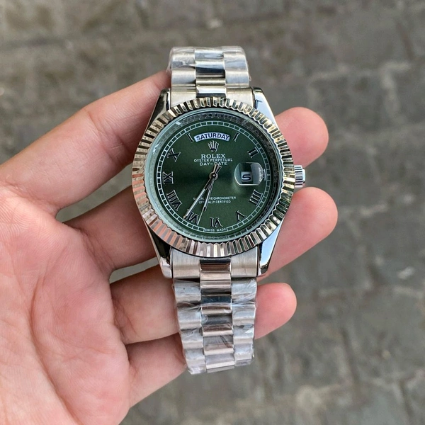 Analog Day Date High Quality Quartz Movement Collection With High Quality Strap Best finishing Body & Case