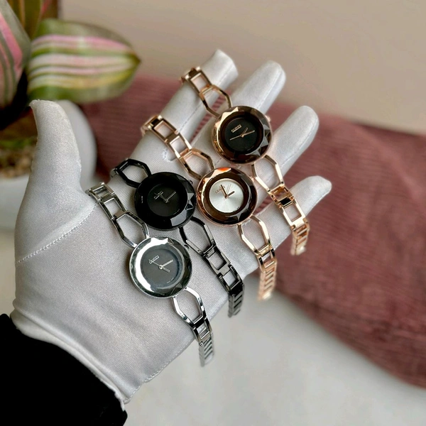 Analog High End Battery Operated Quartz Movement Watch For Her | A Beautiful Watch Designed To Stand The Test Of Time