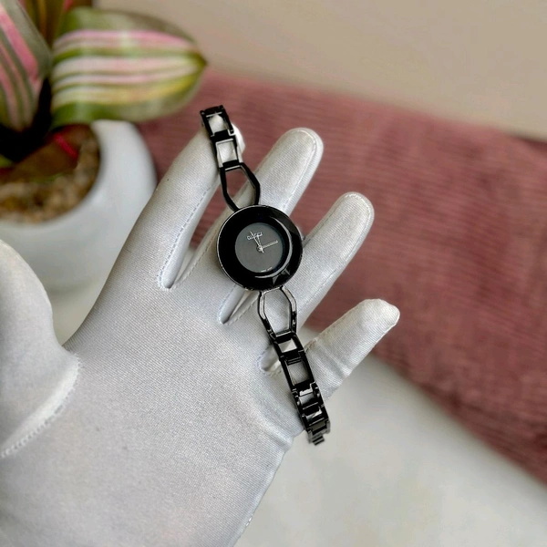 Analog High End Battery Operated Quartz Movement Watch For Her | A Beautiful Watch Designed To Stand The Test Of Time