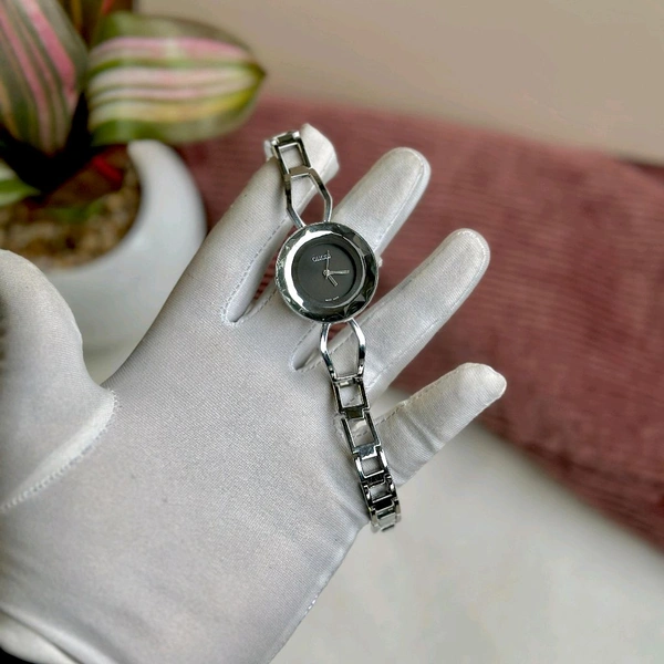 Analog High End Battery Operated Quartz Movement Watch For Her | A Beautiful Watch Designed To Stand The Test Of Time