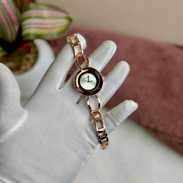 Analog High End Battery Operated Quartz Movement Watch For Her | A Beautiful Watch Designed To Stand The Test Of Time