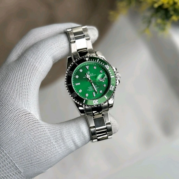 Analog High Quality Quartz Movement Watch Collection With High Quality Strap Best finishing Body & Case - Silver