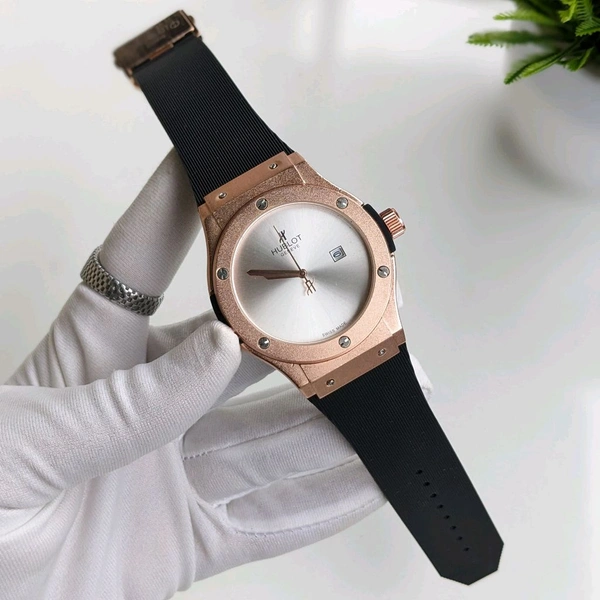 Analog Most Demanded Trending Analog Watch With High Quality Strap Best Finishing Body & Case